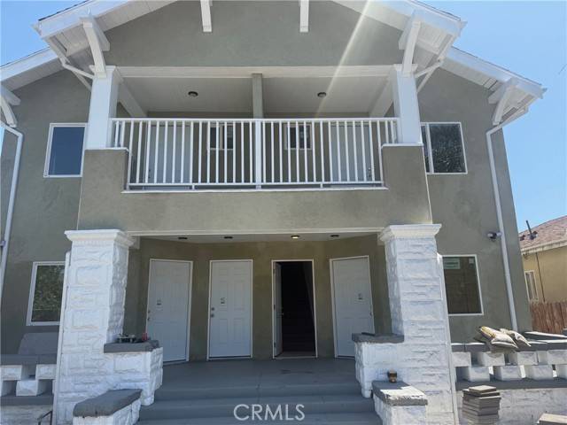 236 W 47th Street #1/2, Los Angeles, CA 90037