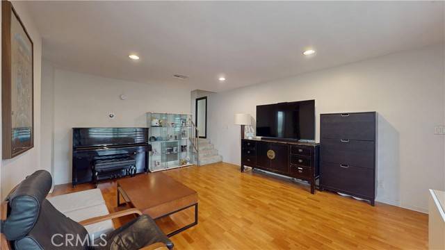 North Hollywood (los Angeles), CA 91602,10757 Hortense Street #406