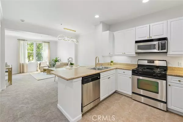 Irvine, CA 92612,3207 Watermarke Place