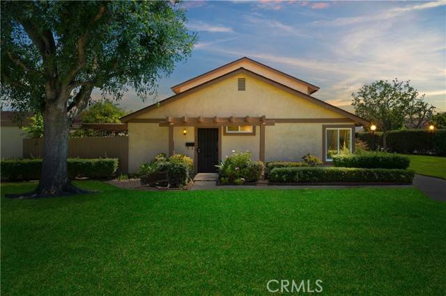 341 Carriage Drive #51-A, Santa Ana, CA 92707