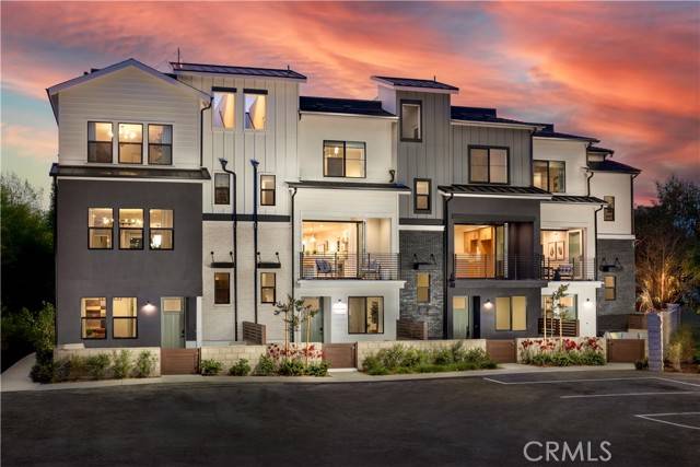 19011 Main Street #113, Huntington Beach, CA 92648
