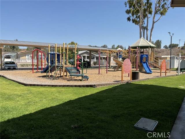 Corona, CA 92878,4901 Green River Road #248