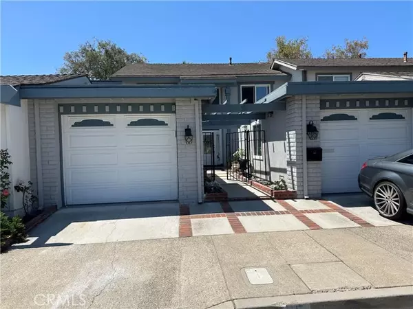 15 Foxglove Way, Irvine, CA 92612
