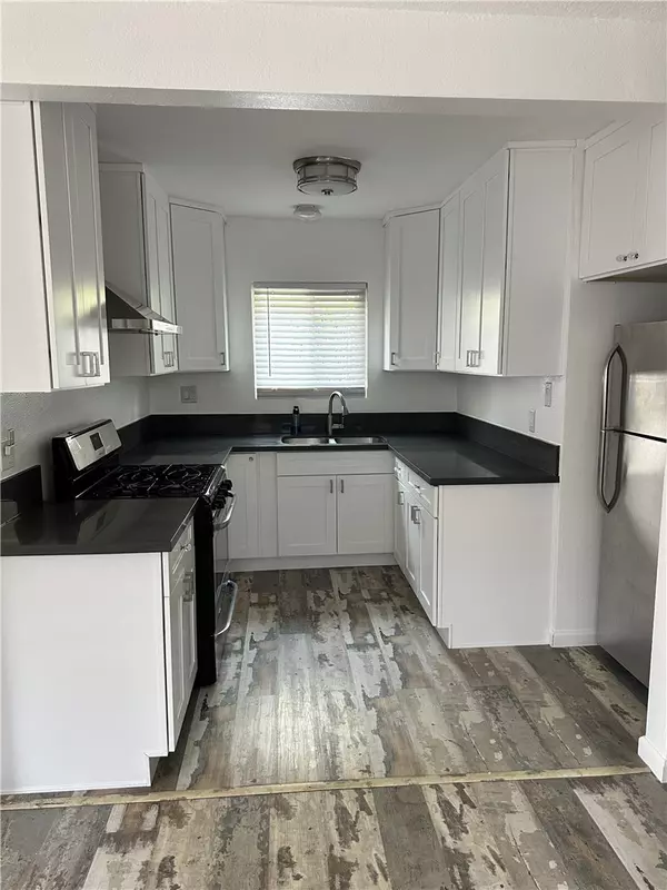 Compton, CA 90220,339 W Poplar Street