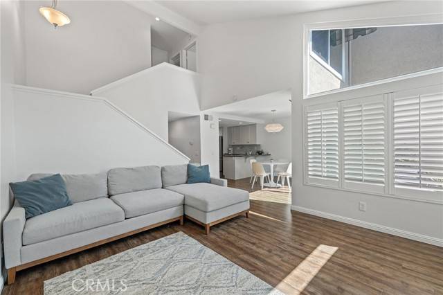 Irvine, CA 92612,164 Stanford Court #82