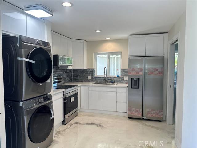 Harbor City (los Angeles), CA 90710,1641 W 255 th st #1/2