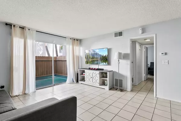 Santa Ana, CA 92704,2521 W Sunflower Avenue #R1