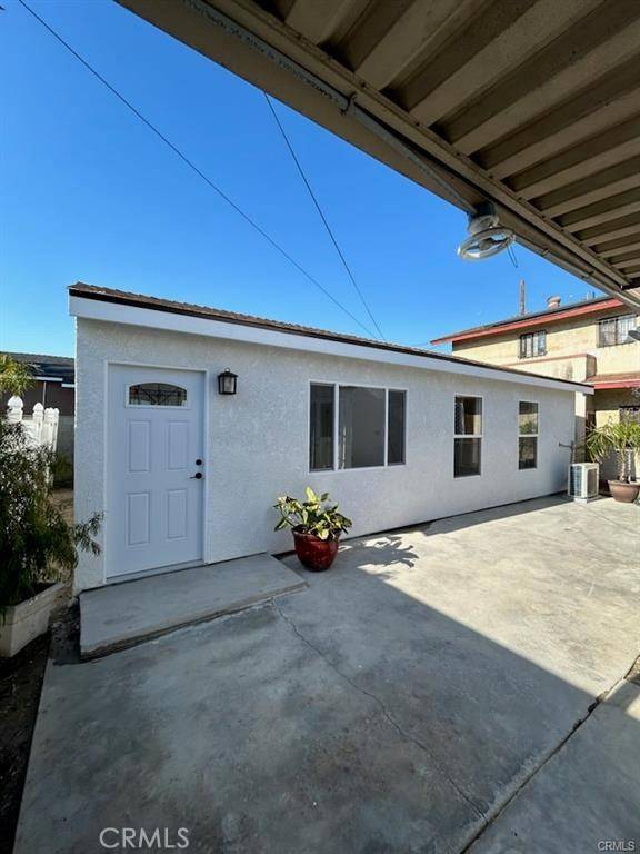 2033 W Burnett Street, Long Beach, CA 90810