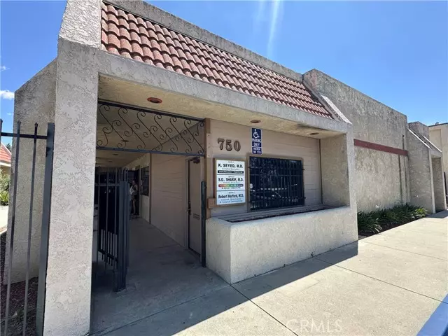 Hemet, CA 92543,750 E Latham Avenue