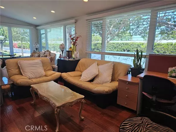 Seal Beach, CA 90740,1402 Golden Rain Road #55 G