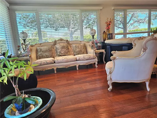 Seal Beach, CA 90740,1402 Golden Rain Road #55 G