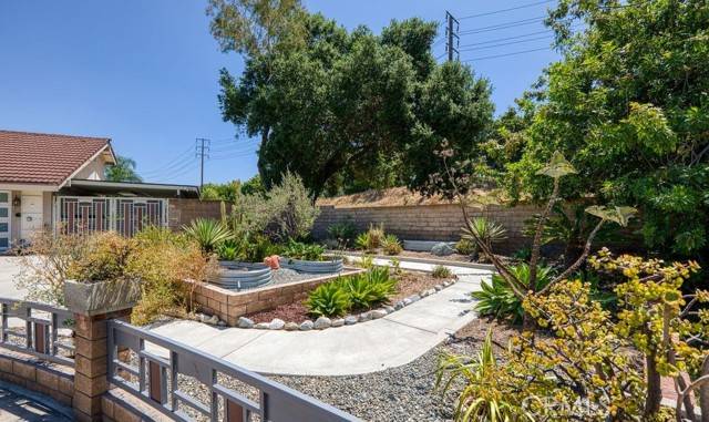 Lake Forest (el Toro), CA 92630,25495 Morningstar Road