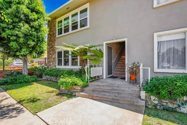 Long Beach, CA 90814,3042 E 3rd Street #3