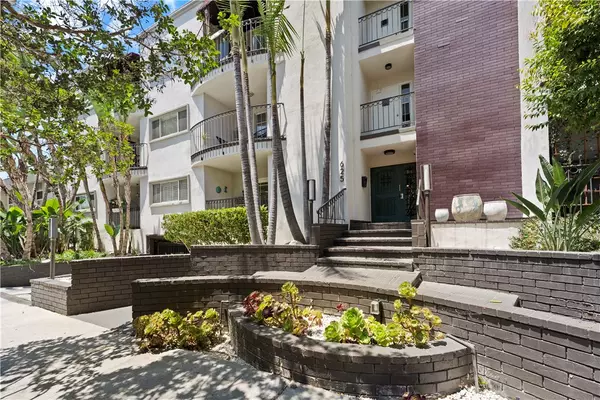 West Hollywood, CA 90048,625 N Flores Street #202