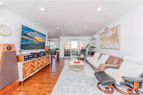 358 S Gramercy Place #201, Los Angeles, CA 90020