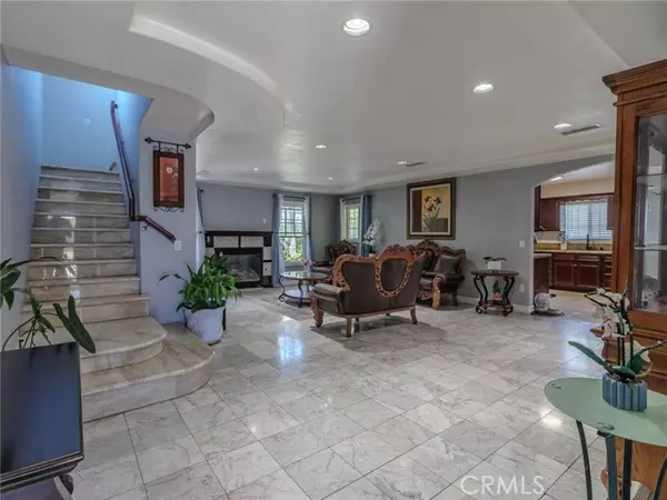 Santa Ana, CA 92704,2322 S Greenville Street