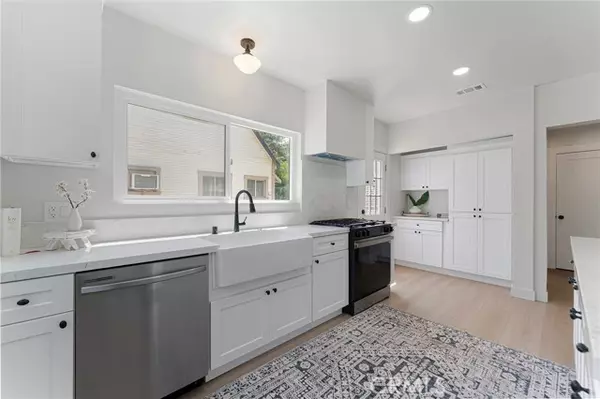 Los Angeles, CA 90065,2626 Crestmoore Place