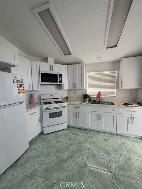 Midway City, CA 92655,15141 Beach Boulevard #44