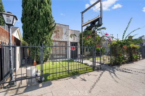 North Hollywood (los Angeles), CA 91601,11170 Burbank Boulevard