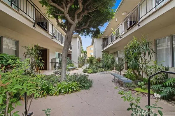 Long Beach, CA 90802,307 Cherry Avenue #5