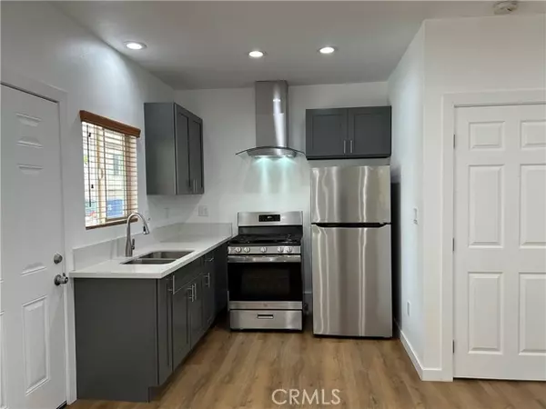 Lakewood, CA 90713,4845 Coldbrook Avenue