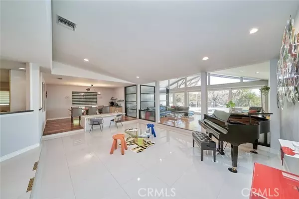 La Canada Flintridge, CA 91011,5354 Stardust Road