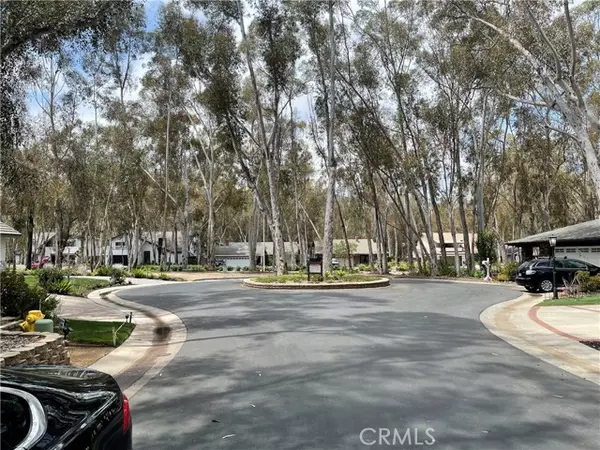 Lake Forest (el Toro), CA 92630,22572 Charwood Circle