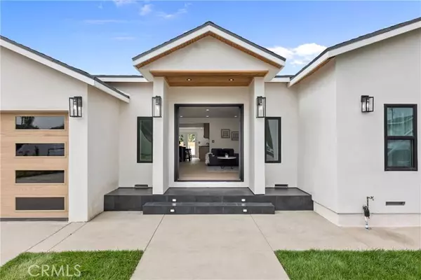 Downey, CA 90241,9044 Bigby Street