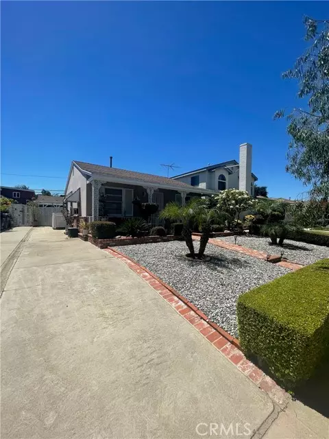 3139 Chestnut Avenue, Long Beach, CA 90806