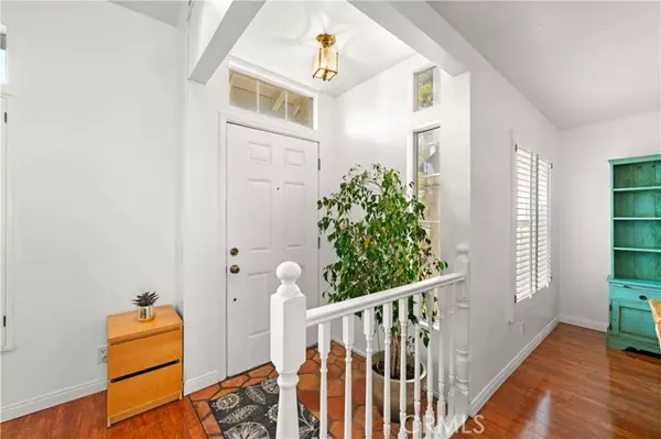 Irvine, CA 92612,16 Wellesley #2