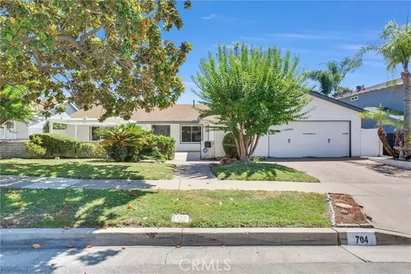 704 E Barkley Avenue, Orange, CA 92867
