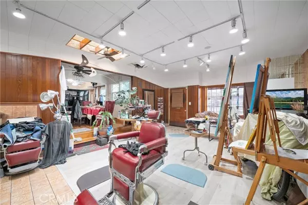 North Hollywood (los Angeles), CA 91601,11170 Burbank Boulevard