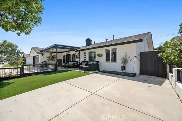 Costa Mesa, CA 92626,2817 Portola Drive