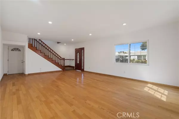 Los Angeles, CA 90045,8831 Glider Avenue