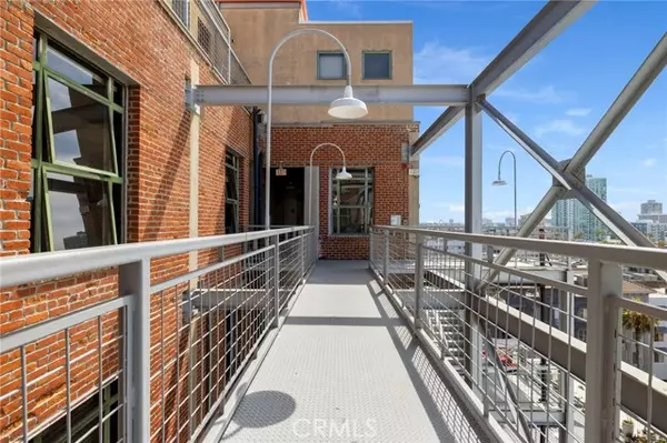Long Beach, CA 90802,100 W 5th Street #8D