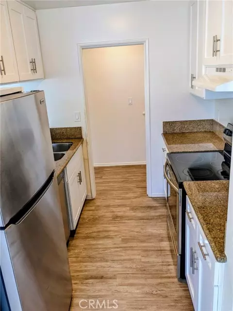 Los Angeles, CA 90049,11942 Darlington Avenue #5