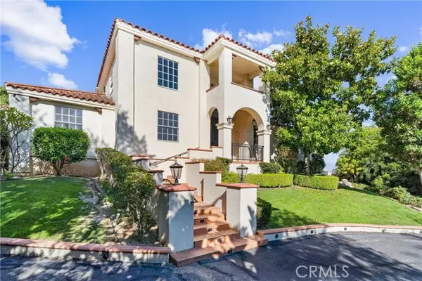 La Habra Heights, CA 90631,927 E Avocado Crest Road