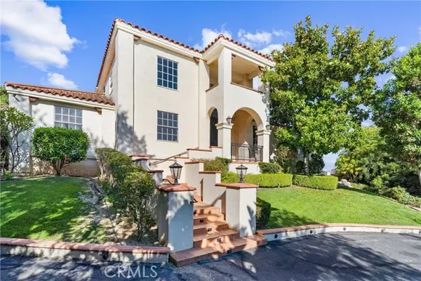 La Habra Heights, CA 90631,927 E Avocado Crest Road