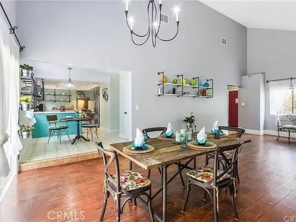 Chatsworth (los Angeles), CA 91311,9319 Rowell Avenue
