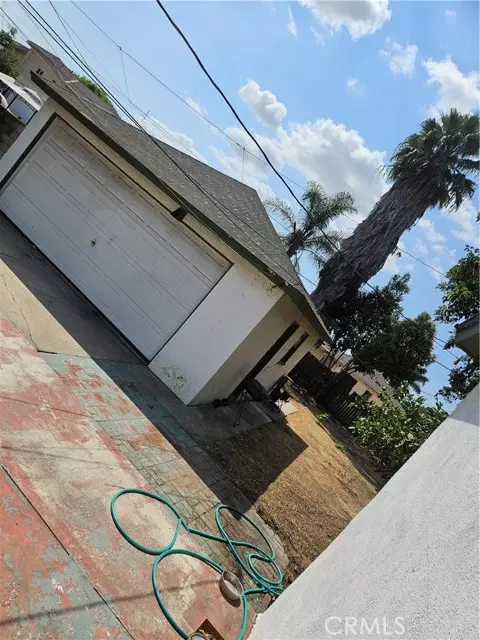 Compton, CA 90221,813 S Sloan Avenue