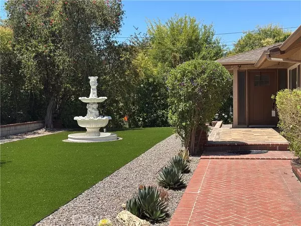 12752 Barrett Lane, Santa Ana, CA 92705