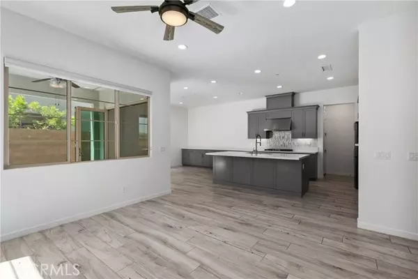 Irvine, CA 92618,112 Menkar