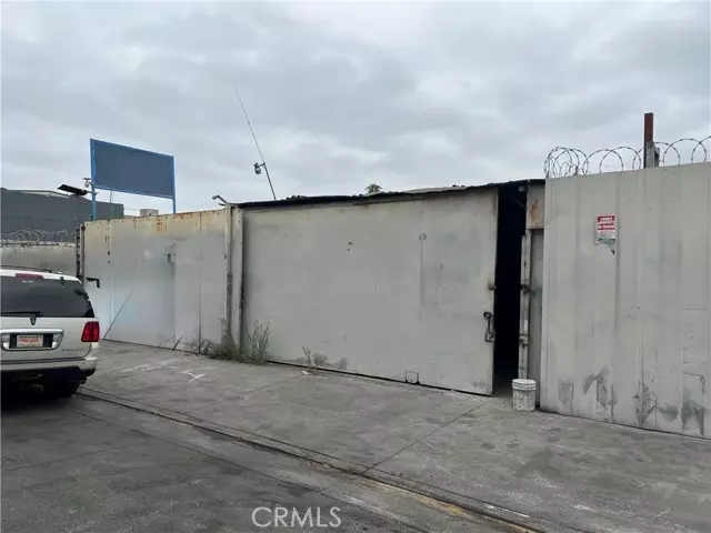 Los Angeles, CA 90058,5739 Long Beach Avenue