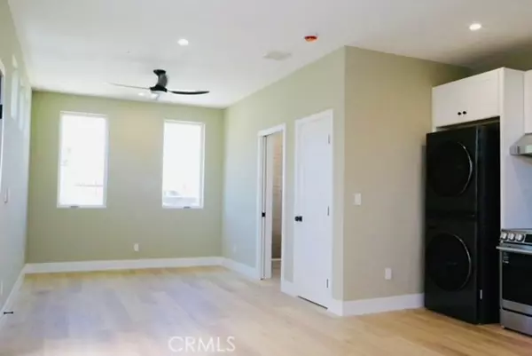 Costa Mesa, CA 92627,729 Center Street #B