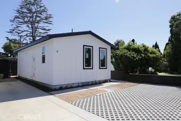 729 Center Street #B, Costa Mesa, CA 92627