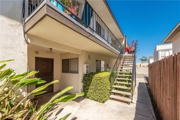 Huntington Beach, CA 92649,16052 Waikiki Lane
