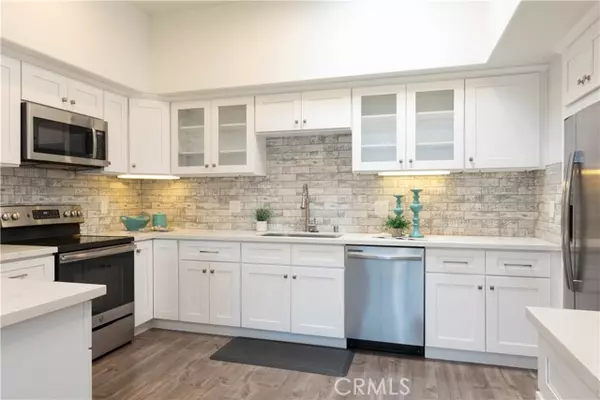 1221 Knollwood M4 47H, Seal Beach, CA 90740