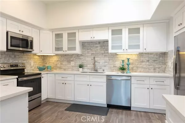 1221 Knollwood M4 47H, Seal Beach, CA 90740