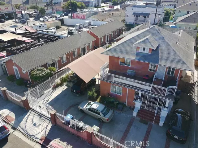 Los Angeles, CA 90006,1517 S Westmoreland Avenue