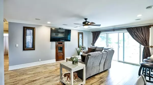 Lake Forest (el Toro), CA 92630,22941 Belquest Drive